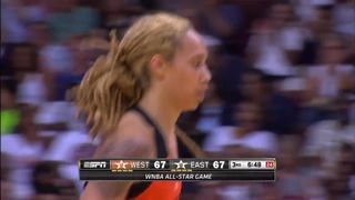 Brittney Griner Dunks in the 2015 All-Star Game!
